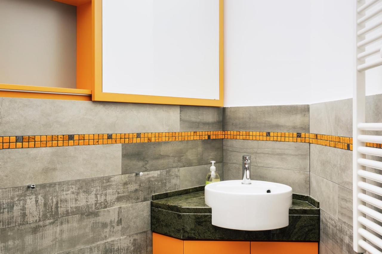 A Retreat In The Heart Of I Via Sapeto * Mailand